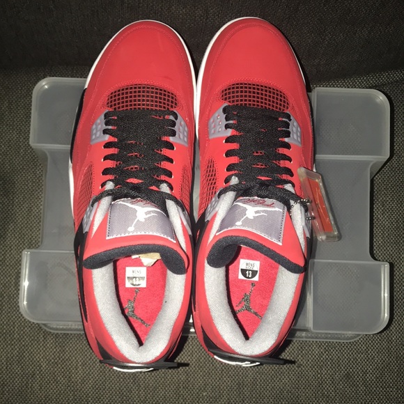 AIR JORDAN 4 RETRO "TORO BRAVO" - Picture 7 of 7